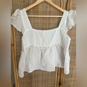 Sadie & Sage Boutique Cowrie Shell White Top